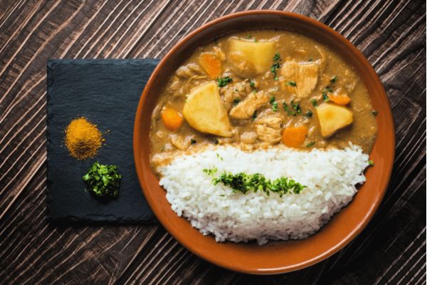 Curry japonés – Fusión y adaptación